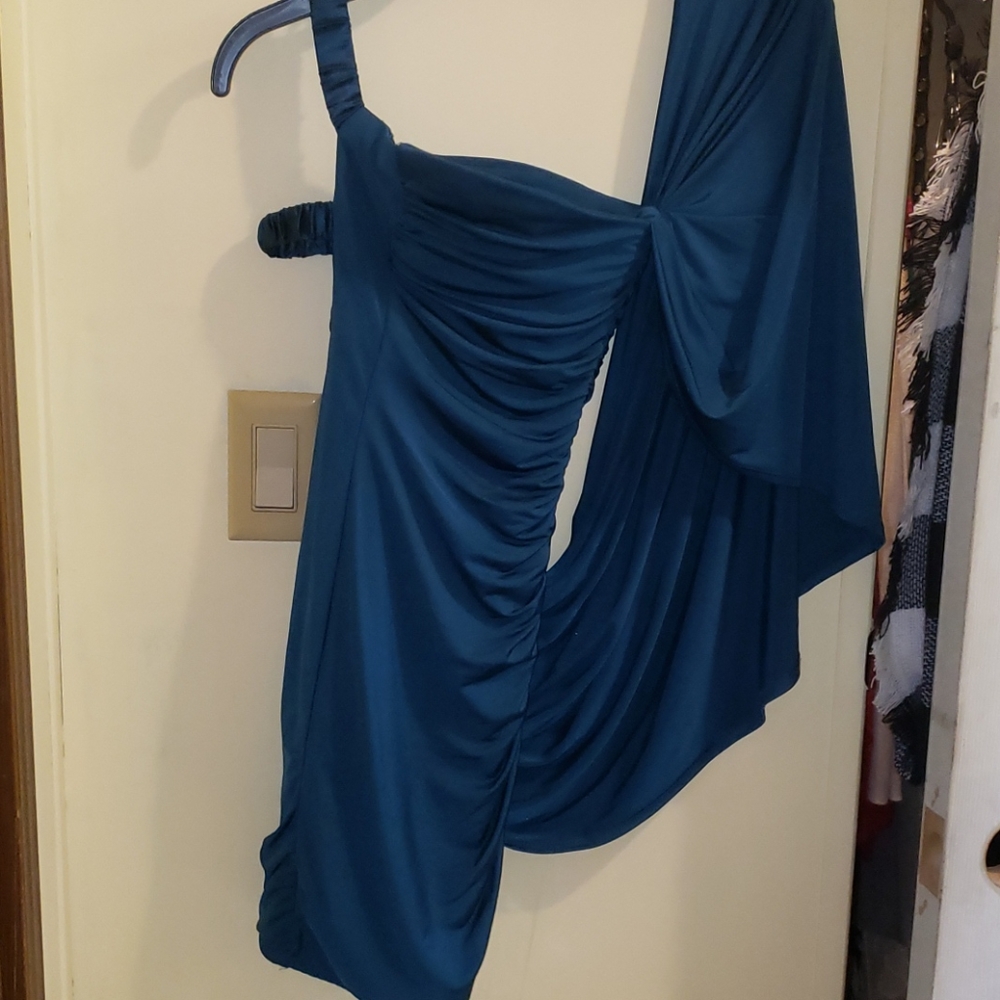 Clothes - Picture 2 of 6